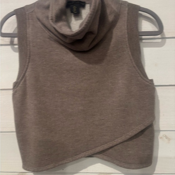 House of Harlow 1960 Taupe Sleeveless Cowl Neck Sweater Cropped - Picture 2 of 13